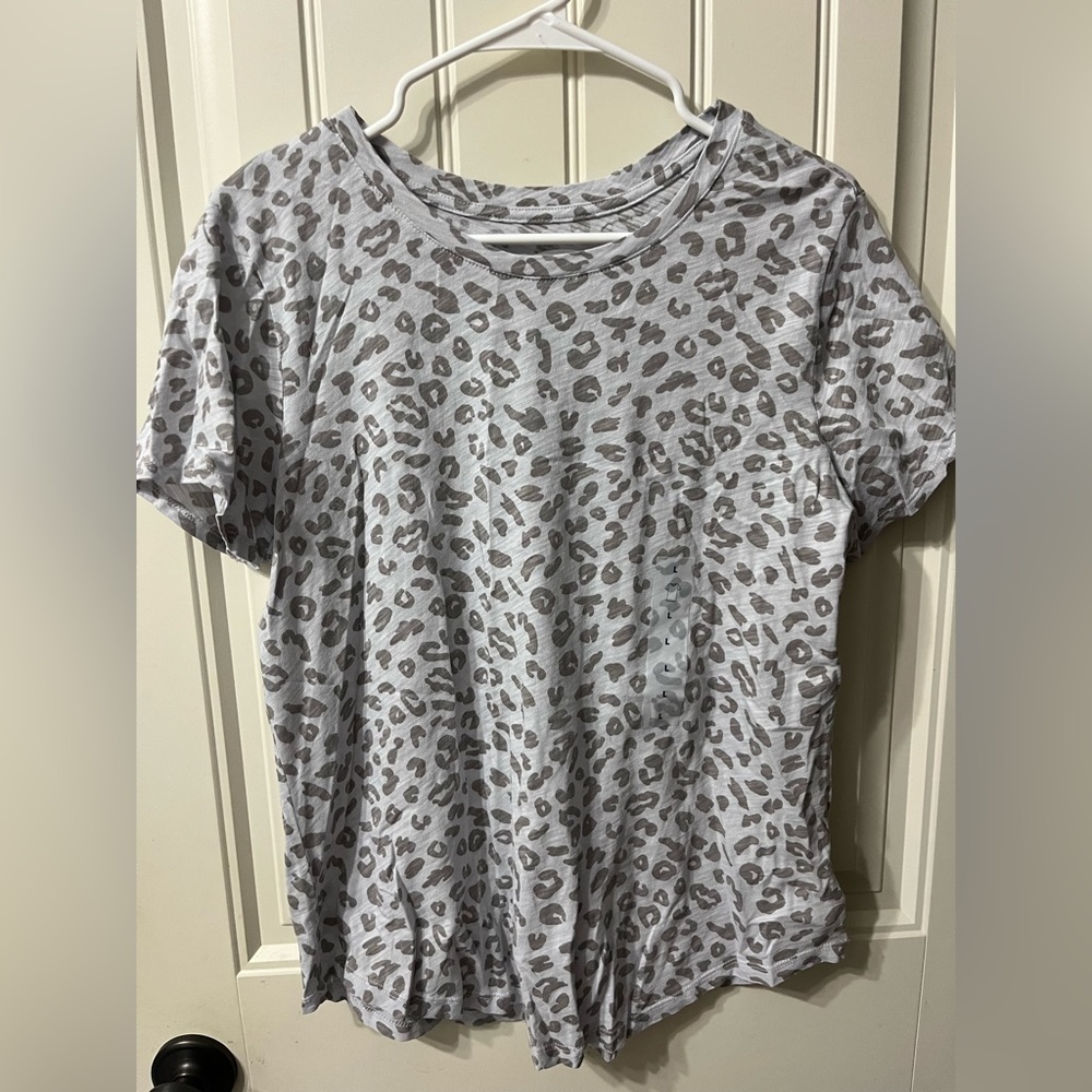 Oldnavy Cheetah Short Sleeve